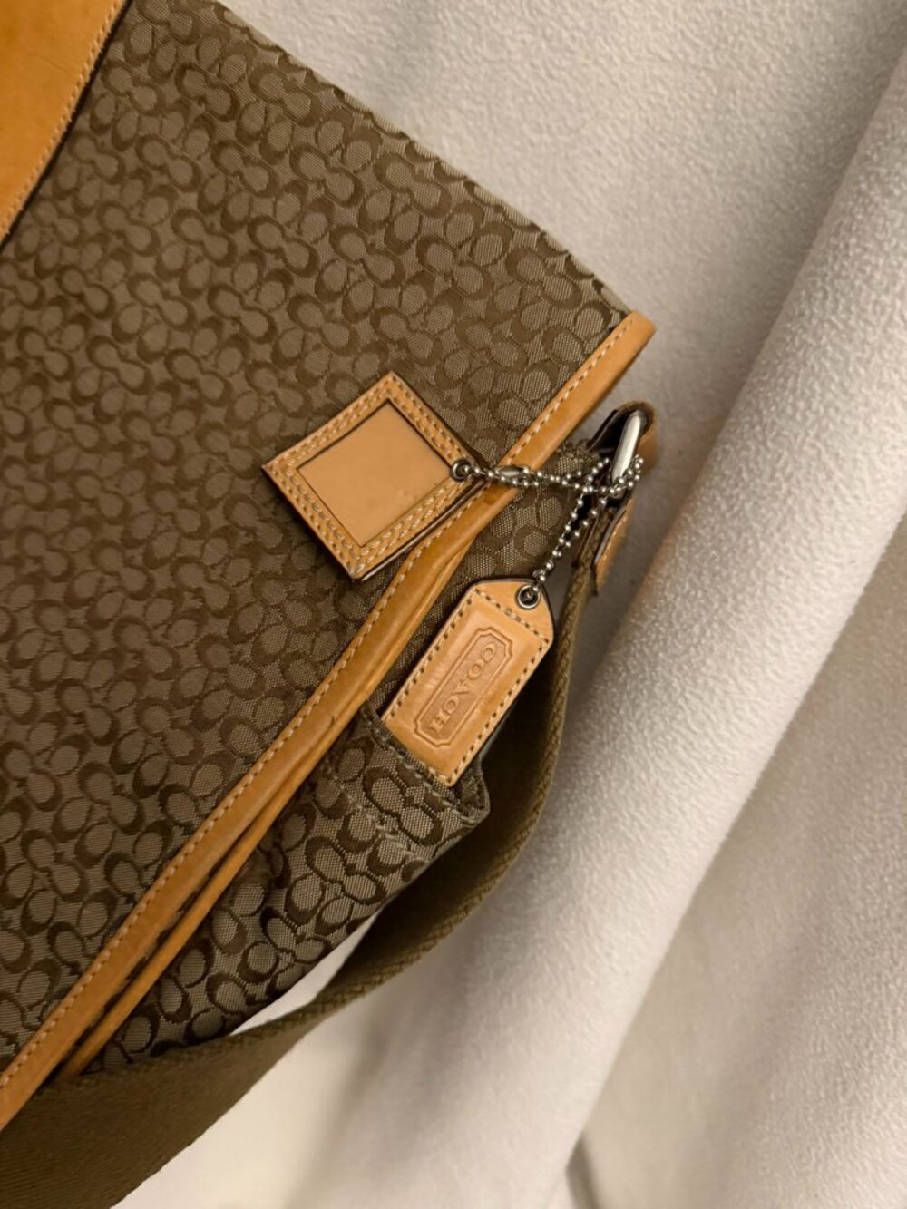 Coach Hudson Signature Jacquard Messenger/Baby Bag - Picture 2 of 10